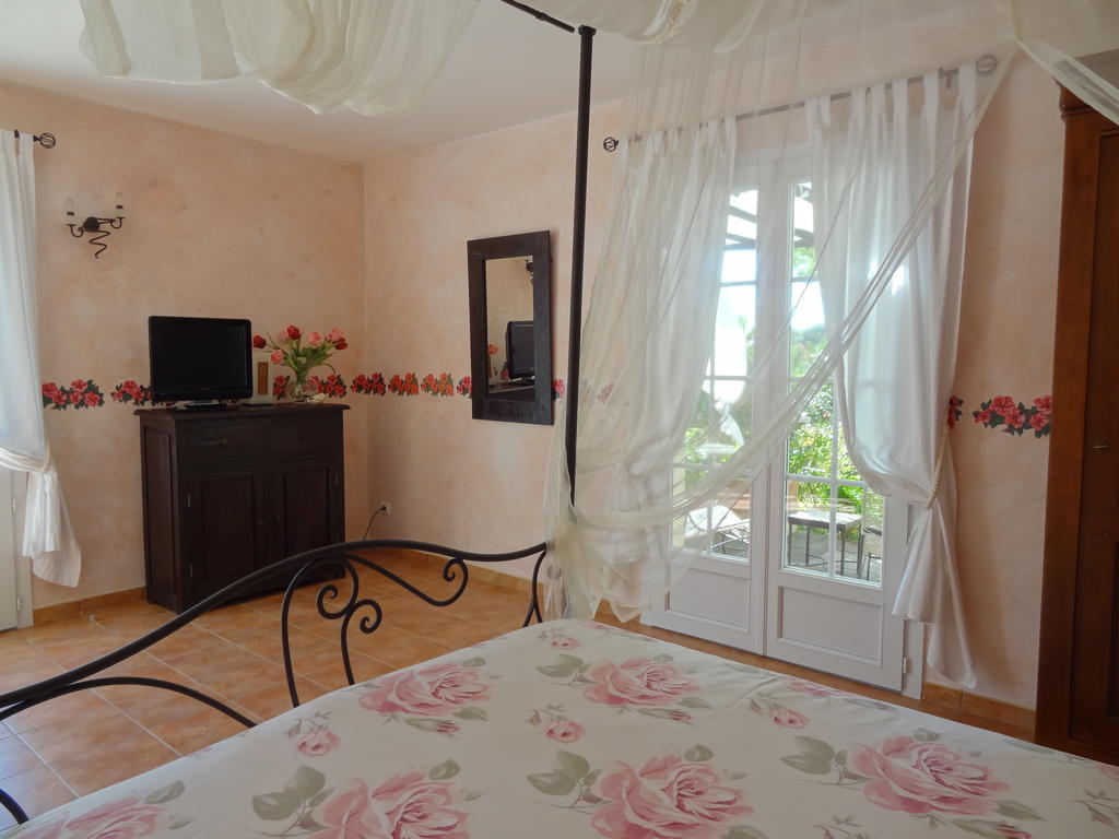 La Bastide De Font Clarette Bed & Breakfast Six-Fours-les-Plages Room photo