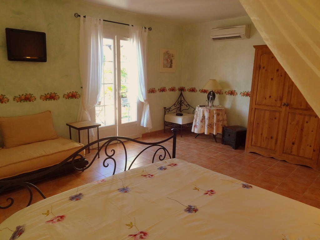 La Bastide De Font Clarette Bed & Breakfast Six-Fours-les-Plages Room photo